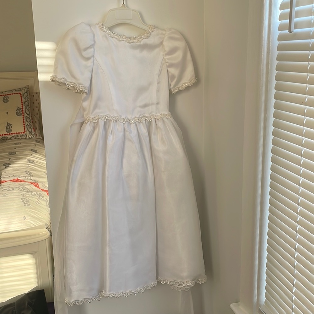 J.J. Anjorden white children’s dress, size 7 with head piece.